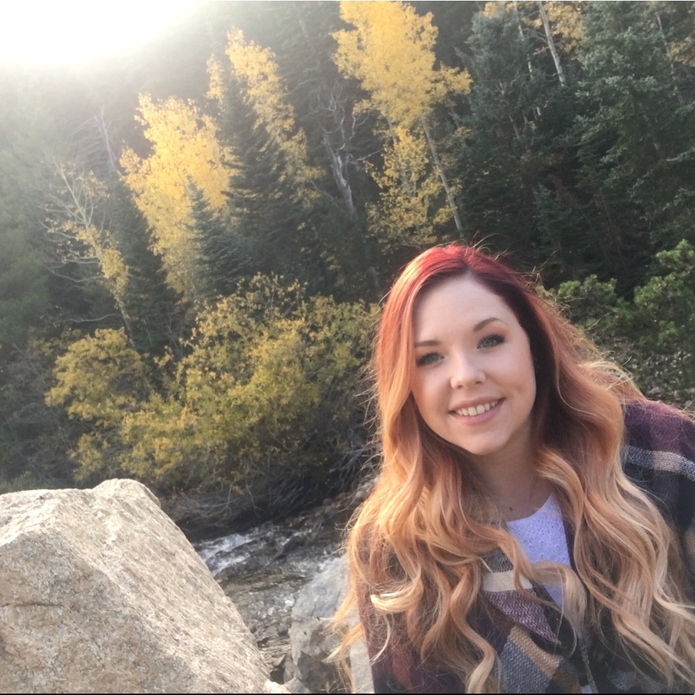 Meet your Posher...💋💋